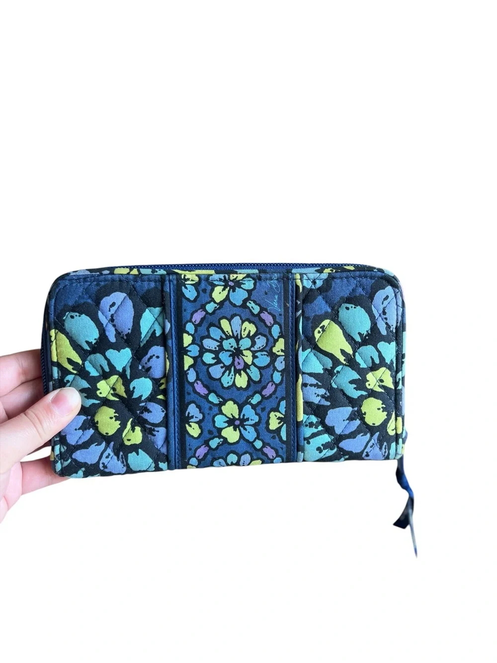 Vera Bradley Accordion Zip Around Wallet Indigo Pop - Retired Pattern - EUC